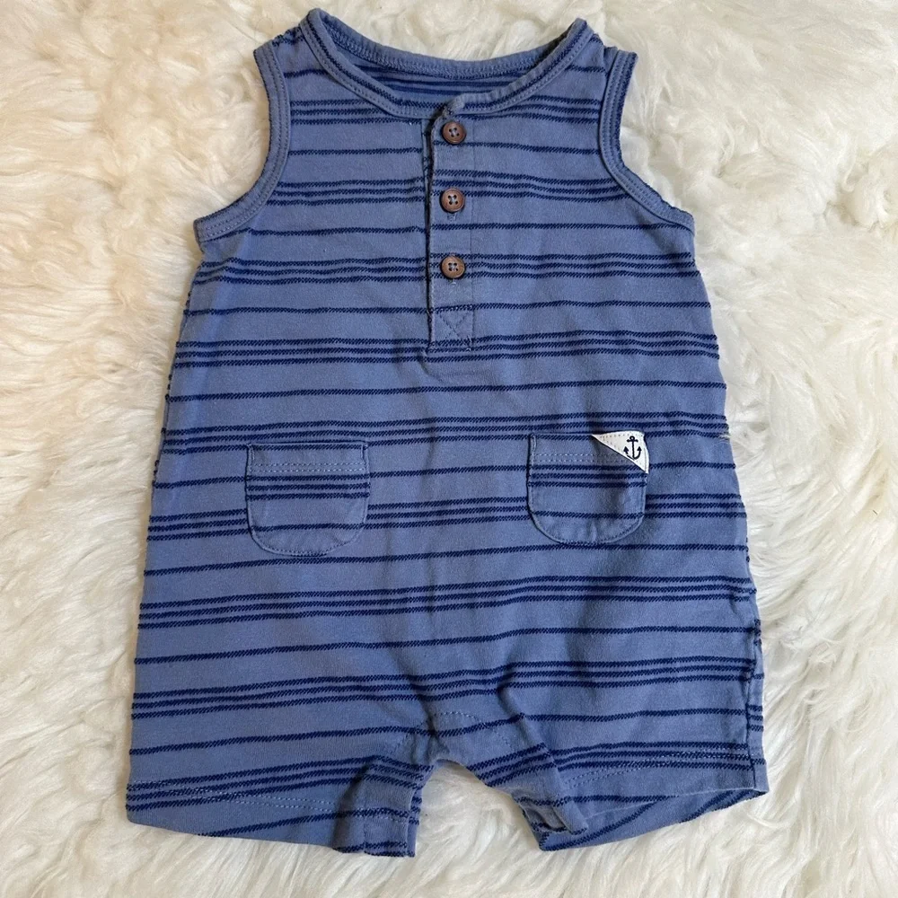 Carter’s baby boy 0-3 months outfit romper